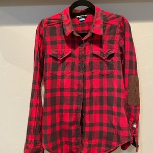 KAVU LUMBERJACK WOMENS FLANNEL!